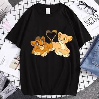 เสื้อยืดคอกลม ผ้าฝ้าย พิมพ์ลายการ์ตูน Lion King Simba Loe สไตล์เกาหลี สําหรับผู้ชาย DMlnjp01LNnlnd57Size S-5XL