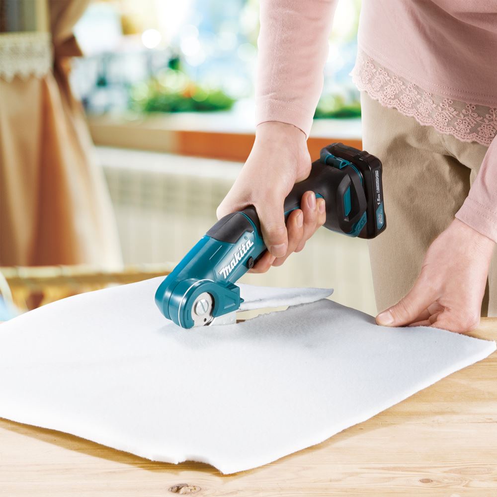 MAKITA CP100DZ กรรไกรไฟฟ้าอเนกประสงค์ 12V MAX(มีตัวเลือกเครื่องเปล่า/ครบชุด)