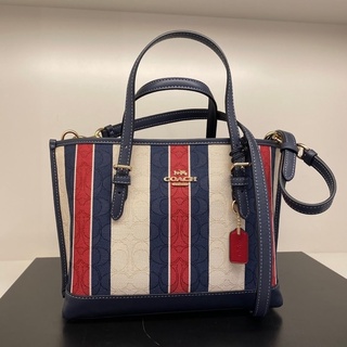 (ผ่อน0%) กระเป๋าสะพายข้าง ลายทาง สีขาว แดง น้ำเงอน Coach Mollie Tote 25 In Signature Jacquard With Stripes CB570