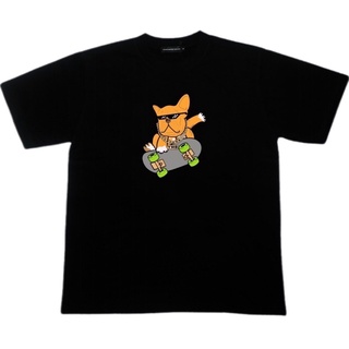 เสื้อยืดผ้าฝ้ายพิมพ์ลายแฟชั่น YMB “Thug Life Dog Skate” Tee