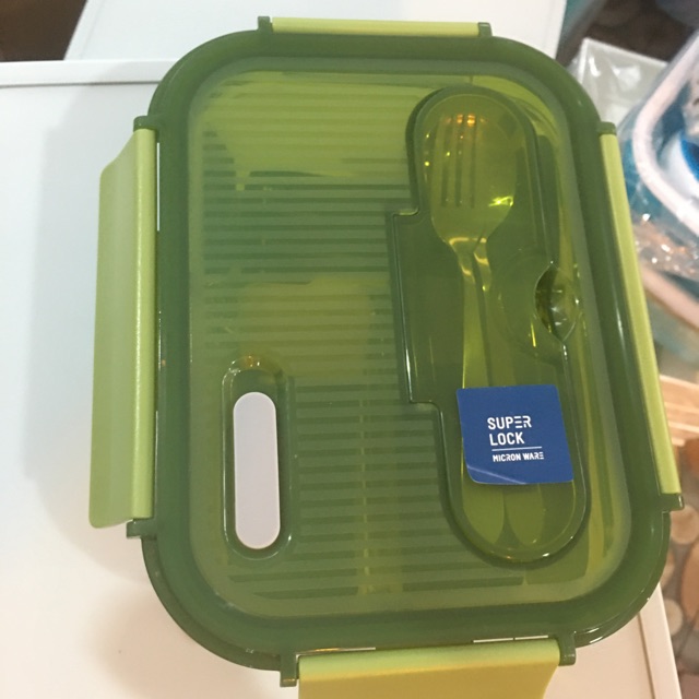 กล่องแก้วใส่อาหาร supper lock 3ช่อง พร้อมช้อนส้อมสแตนเลสอย่างดี