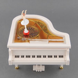 กล่องดนตรีเปียโน ไขลาน ขนาดกลาง Music box Piano Medium