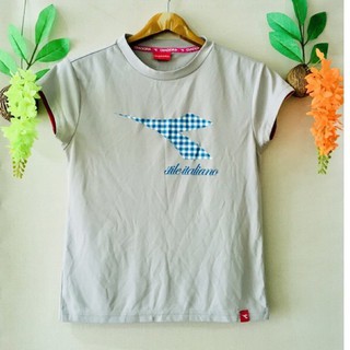 เสื้อยืด Diadora สีเทาผ้าดีสวยมาก อกเอวฟรี-36,ยาว23 มือสองญี่ปุ่น สวยใหม่มาก