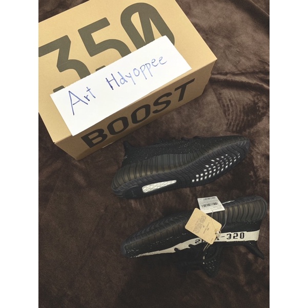 Yeezy 350 Black/White