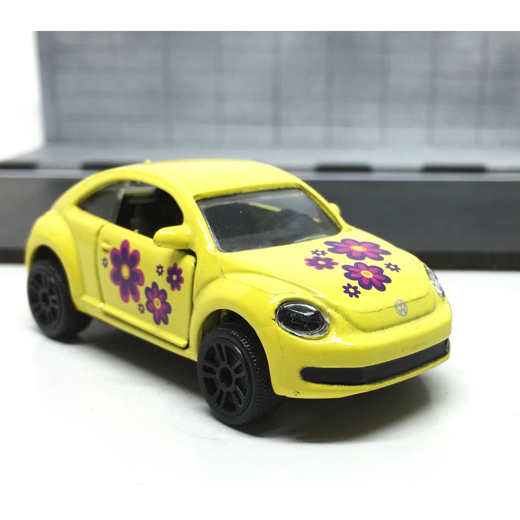 Majorette Volkswagen Beetle 2011 - Holiday Series - Yellow Color /Wheels D5SB /scale 1/60 (3 inches)