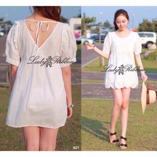 󾔏 Lady Ribbons Made 󾔏 Ribbon V-back White Leaf Embroidery Blouse เสื้อตัวยาวปักฉลุลายใบไม้สีขาว ท