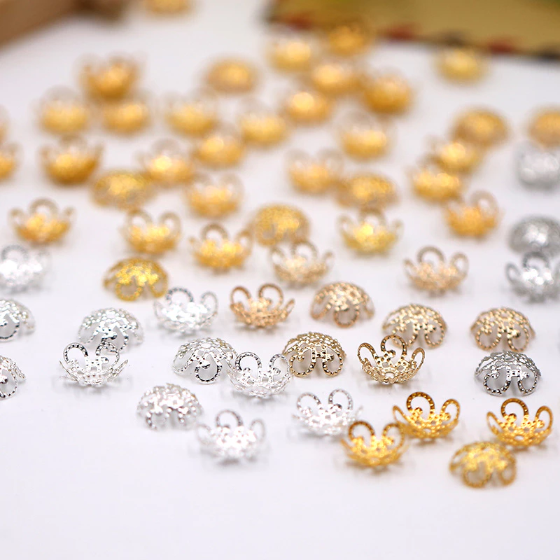 200 ชิ้น / แพ็ค ลูกปัดโลหะ ฝาดอกไม้ DIY อุปกรณ์เครื่องประดับ