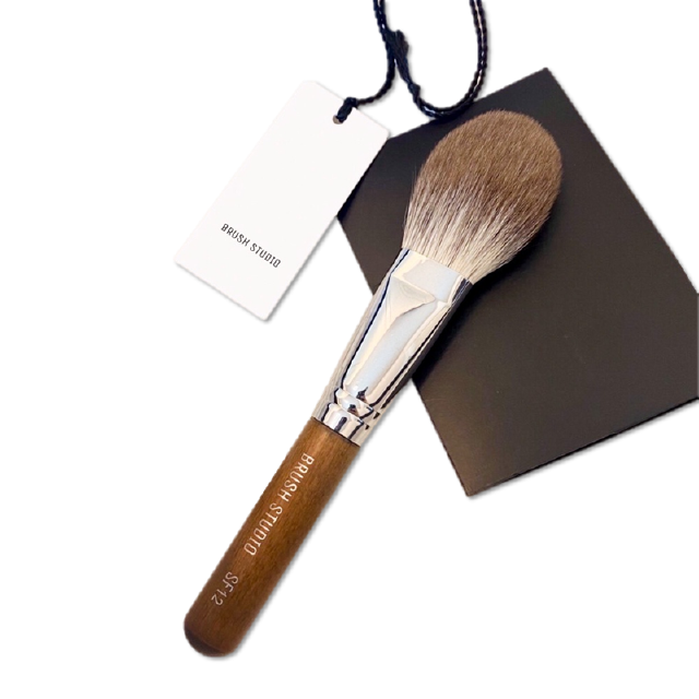 BRUSH STUDIO SF12 Silver Fox Powder Brush แปรงแป้งเอนกประสงค์ขนจิ้งจอกเงิน