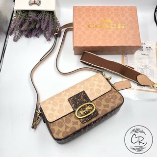 กระเป๋า coach size8” พร้อมกล่อง