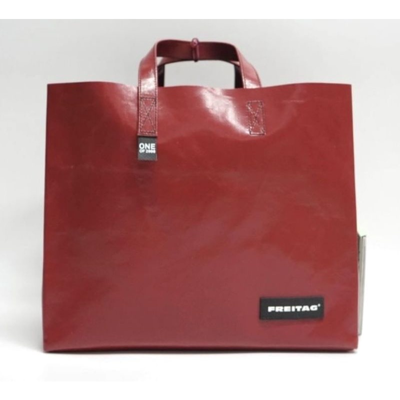 Freitag Cake F-04 สีแดงเลือดหมู​