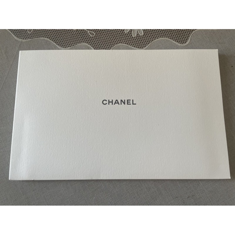 Chanel care instruction booklet พร้อมถุงมือผ้าชามัวร์เพื่อใช้ดูแลรักษากระเป๋า cest_kae ThaiPick