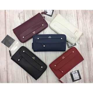 New arrival. LYN Trinity Long Wallet Bag กระเป๋าสตางค์รุ่นใหม่ล่าสุด!!!รุ่นนี้วัสดุหนังเรียบหนังนิ่มช่องซิปโชว์ด้านหน้า