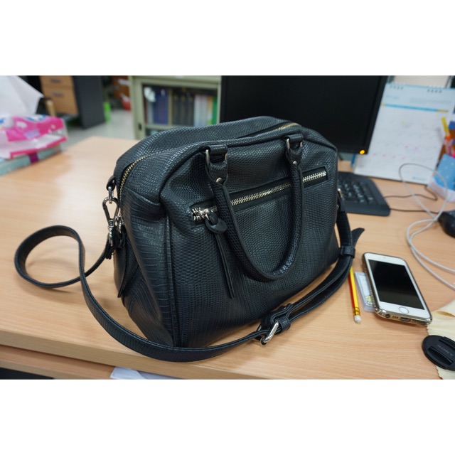 กระเป๋า AWARIN ส่งต่อจ้า