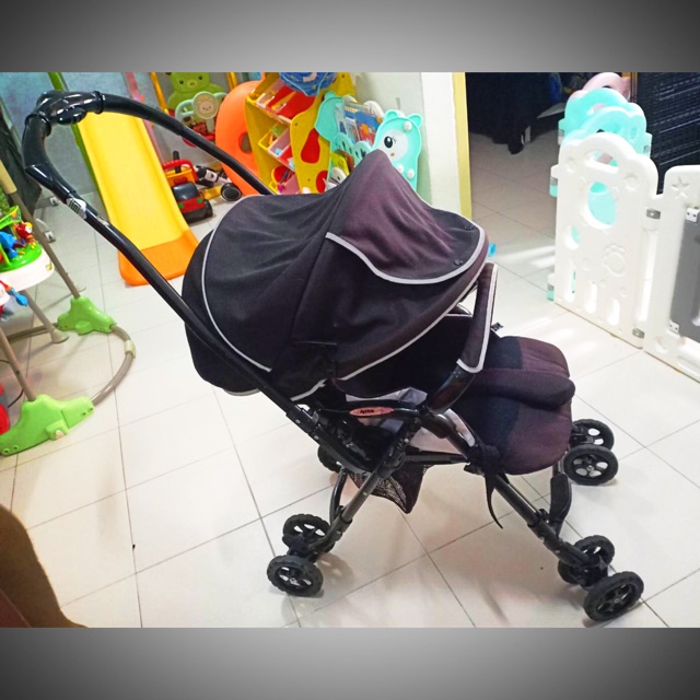 รถเข็นเด็กมือสอง ยี่ห้อ Aprica