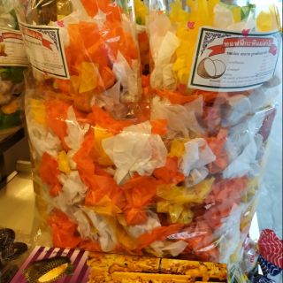 ทอฟฟี่กะทิ ถั่ว แม่ลำไย มี 3 รส กะทิ ถั่ว  ทุเรียน