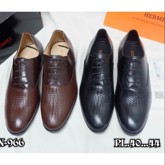 รองเท้าคัชชูผู้ชาย HERMES หนังแท้ **สั่งสินค้าทักแชท**