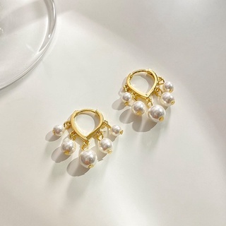 pearl huggie - morning.earrings