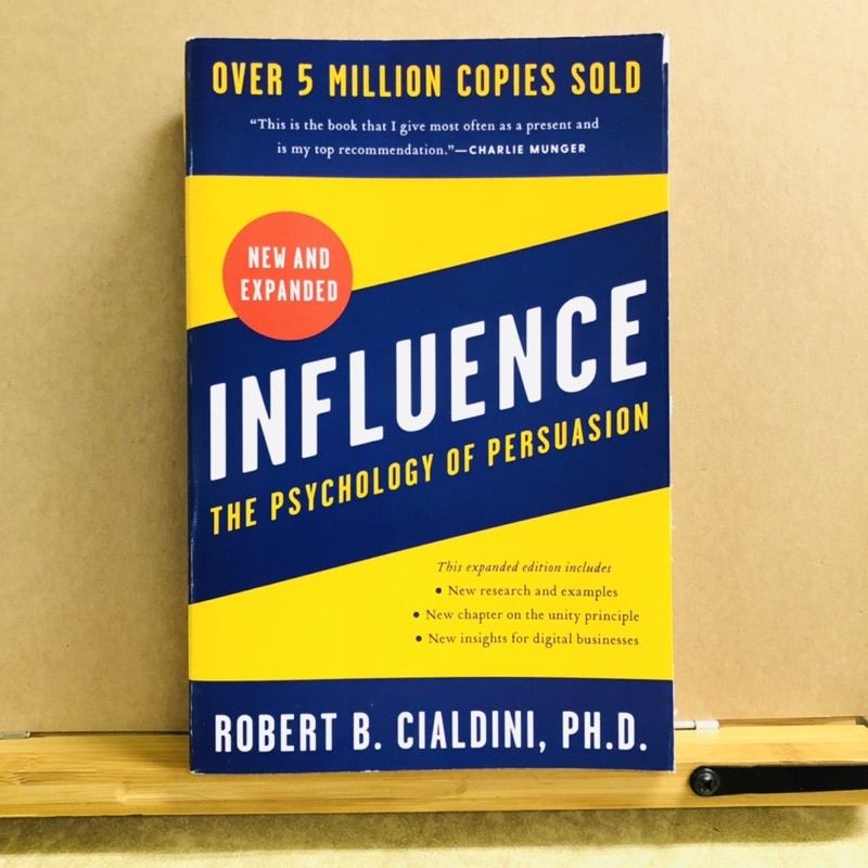  Influence, New and Expanded: The Psychology of Persuasion  (Audible Audio Edition): Robert B. Cialdini, Robert B. Cialdini,  HarperAudio: Audible Books & Originals