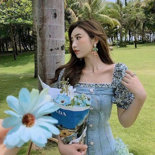 เดรสสั้นยีนส์ สีซีด แต่งผ้าลายดอกช่วง