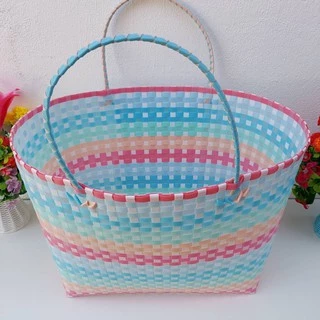 กระเป๋าสานเส้นพลาสติกสวยๆ ซุปเปอร์จัมโบ้ กว้าง25.5ยาว46สูง37CM ขอบปากกระเป๋า