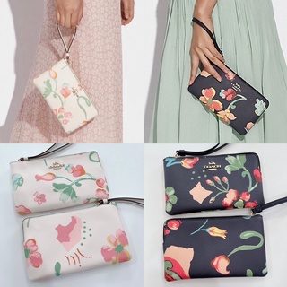 🎀 คล้องมือ 1L ลายดอก 8 นิ้ว C8696 LARGE CORNER ZIP WRISTLET WITH DREAMY LAND FLORAL PRINT