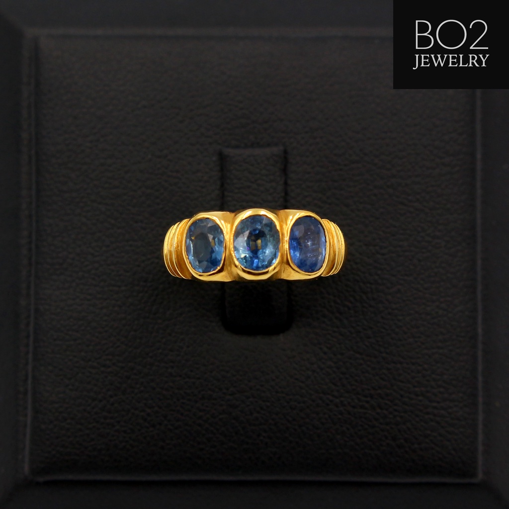 แหวนทองแท้ หลุดจำนำ size 53 แหวนพลอยแซฟไฟร์ สีน้ำเงิน 3 เม็ด ทองคำแท้ 18k