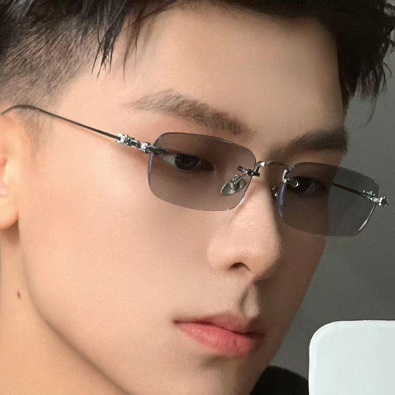 แว่นสายตาสั้นเลนส์ออโต้ 0 ถึง -400 ออกแดดเปลี่ยนสี ผู้ชาย ผู้หญิง แว่นตาแฟชั่น ปรับแสงอัตโนมัติ เลนส์จะเปลี่ยนเป็นสีเทาโดยอัตโนมัติภายใน 5 วินาที ช่วยป้องกันรังสีอัลตราไวโอเลตได้อย่างมีประสิทธิภาพ
