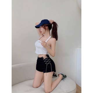 กางเกงยีนส์ขาสั้นเอวสูงแต่งโส่ถักสองข้างสวยเท่สุดๆเลยค่ะงานผ้าดีมากๆมีสามสีให้เลือกนะค่ะวัยรุ่นกำลังฮิตตอนนี้ค่ะ
