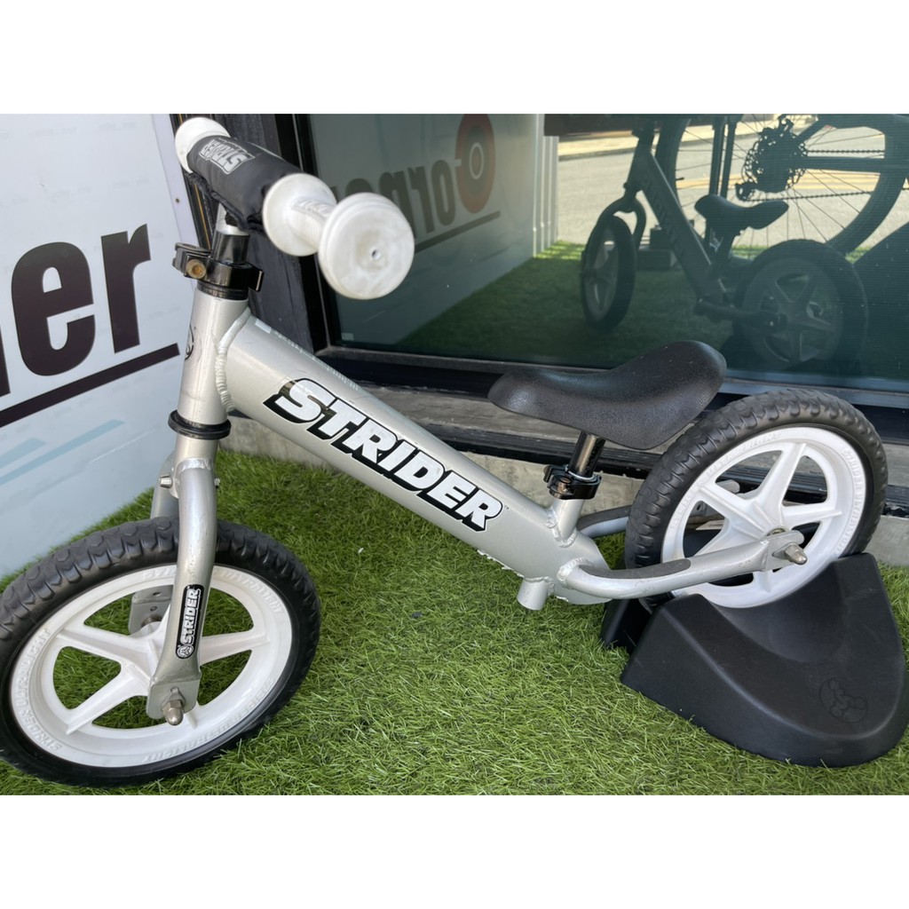 *สินค้ามือสอง* STRIDER BIKE 12 PRO จักรยานฝึกทรงตัวเด็ก สีเทา