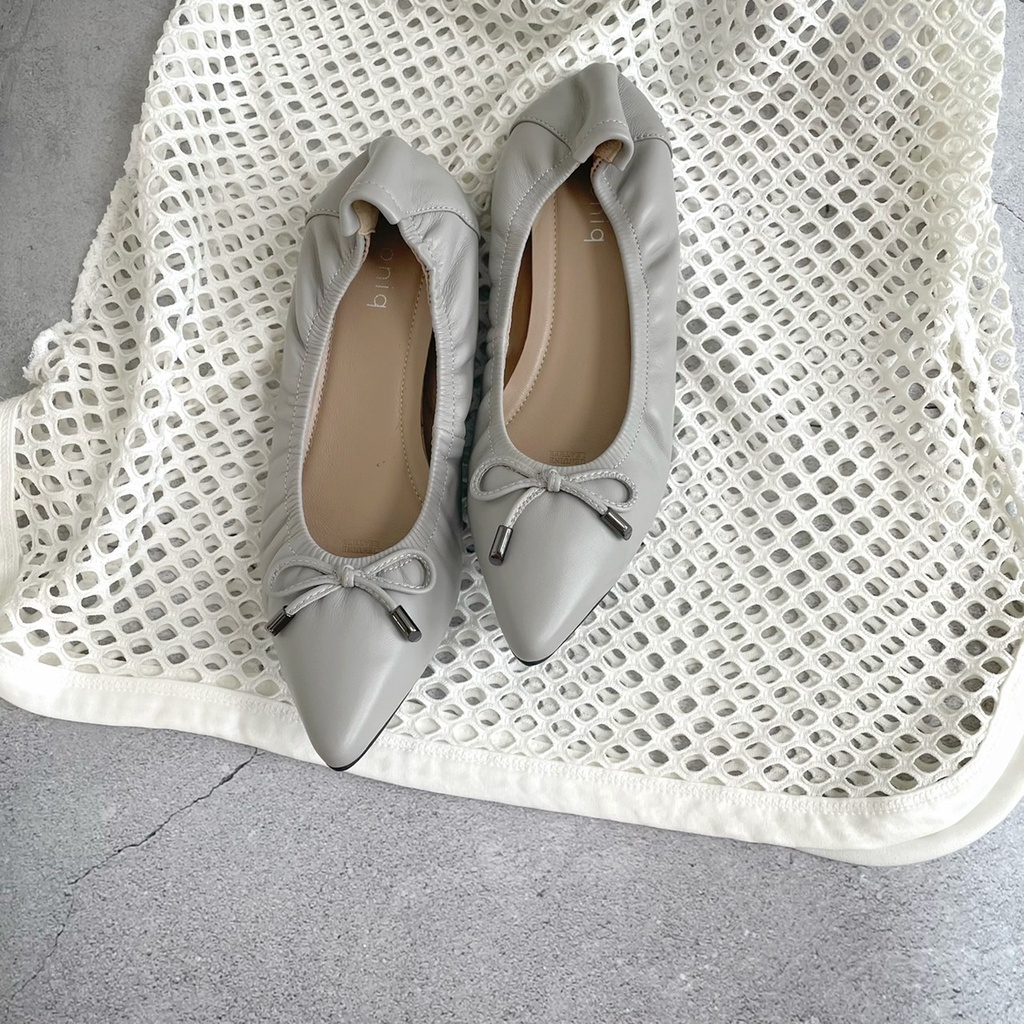 รองเท้าหนังแกะ ICONIQ รุ่น Lily Comfy Flat with Bow in Rhino Grey