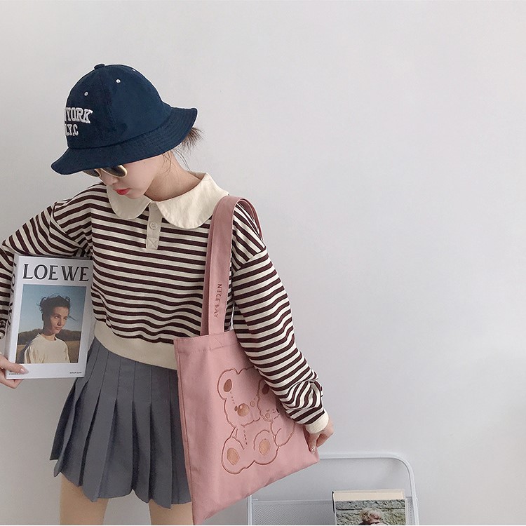 พร้อมส่ง ʕ ˶ᵔ ჲ ᵔ˶ ʔ กระเป๋าผ้าน้องหมีกอดกอดกันน้า (MN104)