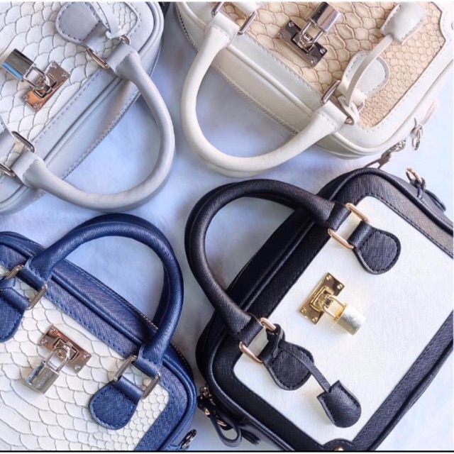 กระเป๋า Perota Brand สีขาวดำ