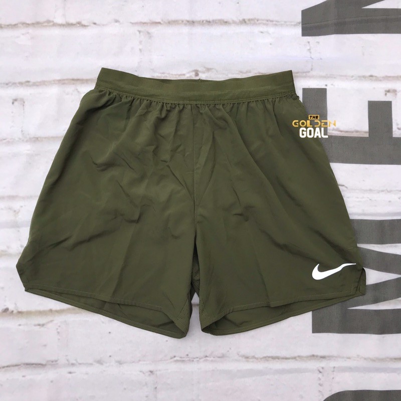 Nike Flex Stride Short 5” “Olive Green” (ราคาป้าย 1,600 บาท)