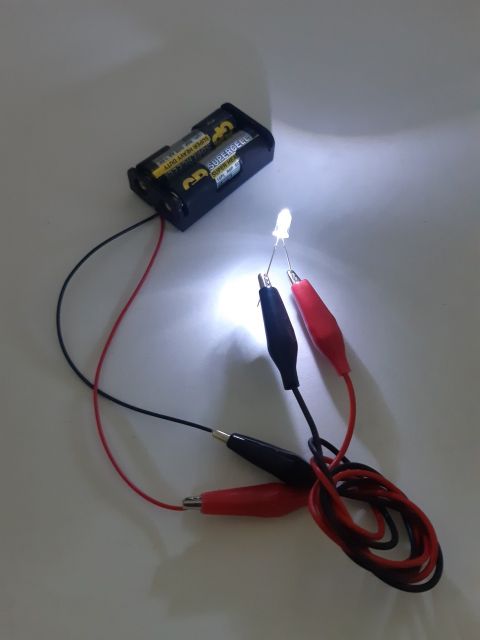 ชุดการทดลองไฟ 3v. LED มี 6 สี