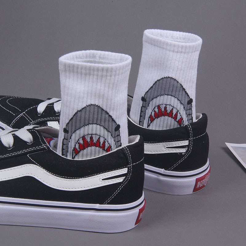 ผู้ชายผู้หญิงถุงเท้า Shark Hip Hop Streetwear ถุงเท้าผู้ชายยาวการ์ตูนถุงเท้า Hiphop Street กีฬาสเก็ตบอร์ดสีดําสีขาวถุงเท้า