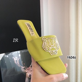 FA046 รองเท้าแตะหนังกลับแต่งหน้าเสืออะไหล่ทองงานตอก