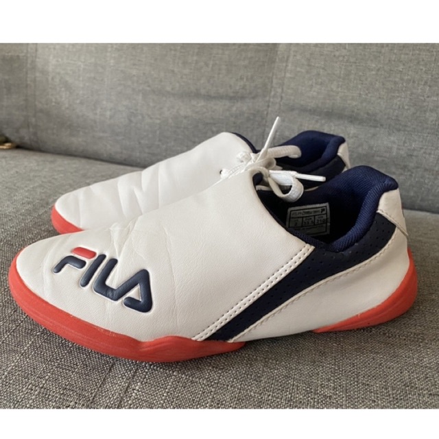 FILA รองเท้าผ้าใบเด็ก แบรนด์ฟีล่าแท้ สภาพดี ใหม่กริบ ไซส์21 cm เบอร์ 33.5