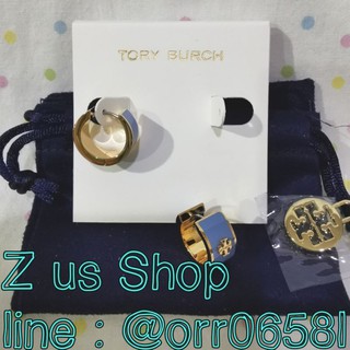 TORY BURCH KIRA ENAMELED HUGGIE HOOP EARRINGS.