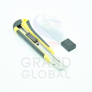 SOLID Cutter  คัตเตอร์ ด้ามมีด  พร้อมใบมีด สำหรับ ตัดกระดาษ (คละสี)