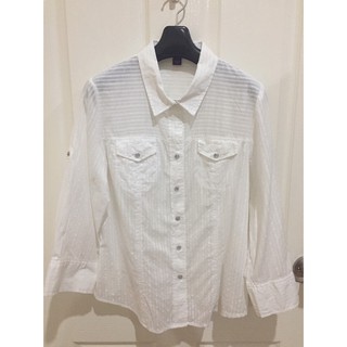 เสื้อเชิ้ตขาว กระดุมมุก Gloria Vanversil Size M อก 40" ยาว 24" เอว 37"