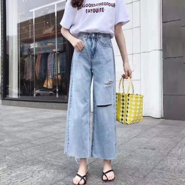 SHOP_MKLกางเกงยีนส์ขายาว เอวสูง ปลายรุ่ย แต่งขาดขาด้านซ้าย#8028