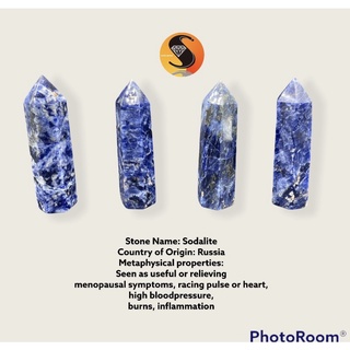 Blue sodalite tower specimen for healing. ตัวอย่างหอคอยบลูโซดาไลท์สำหรับการรักษา