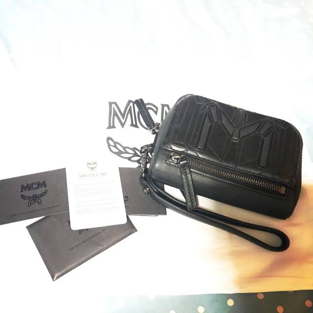 กระเป๋าตังค์ของแท้ MCM สีดำ