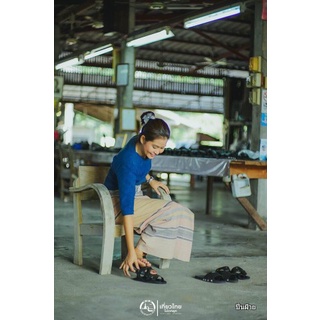 รองเท้ายางรถยนต์ รุ่นสิงห์ดำแบบมีหมุด