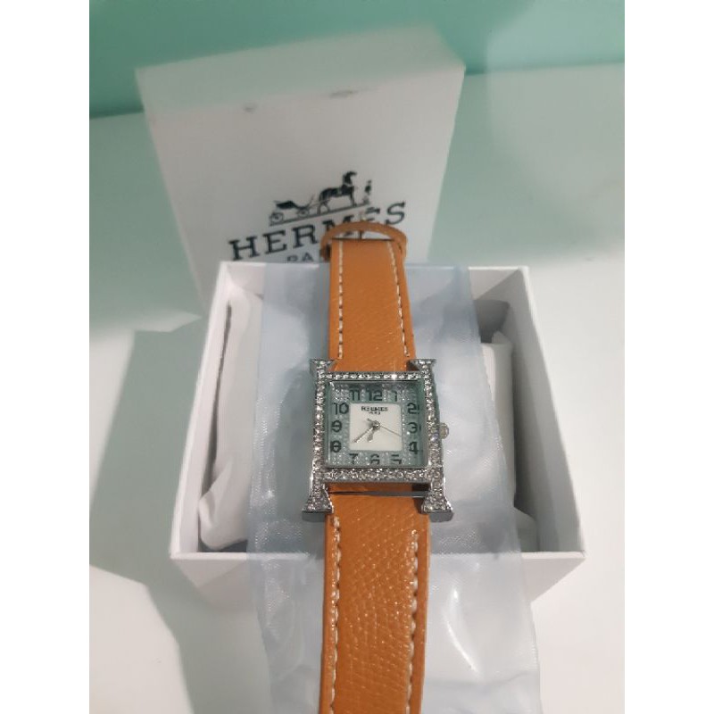 นาฬิกา HERMES พร้อมกล่อง สายหนัง