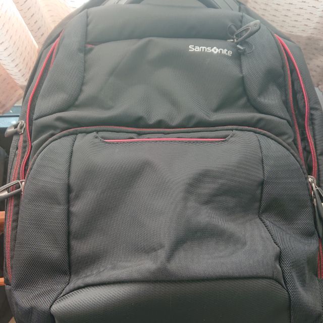 Samsonite backpack (rarely used) (มือสองสภาพสมบูรณ์)