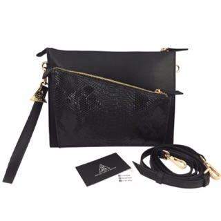 U CAN WEAR : Cayda Python Black Clutch