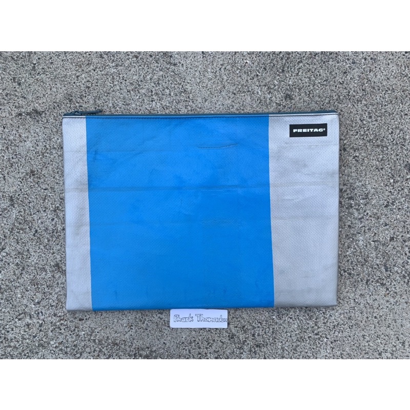 Freitag F08 Dan เทาฟ้า