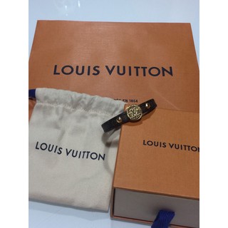 lv bracelet new ,used,good condition