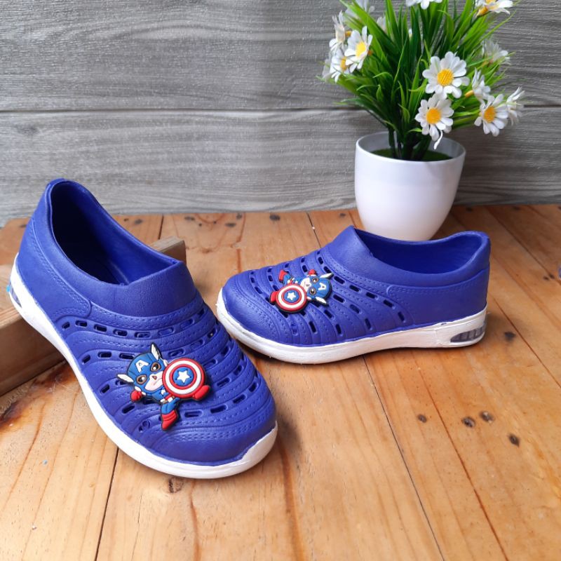 รองเท้าเด็กมีไฟ LED ขนาด 22-28 New New BB666